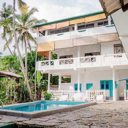 Asanka Surf House & Resturant Bed & Breakfast Midigama East Ngoại thất bức ảnh