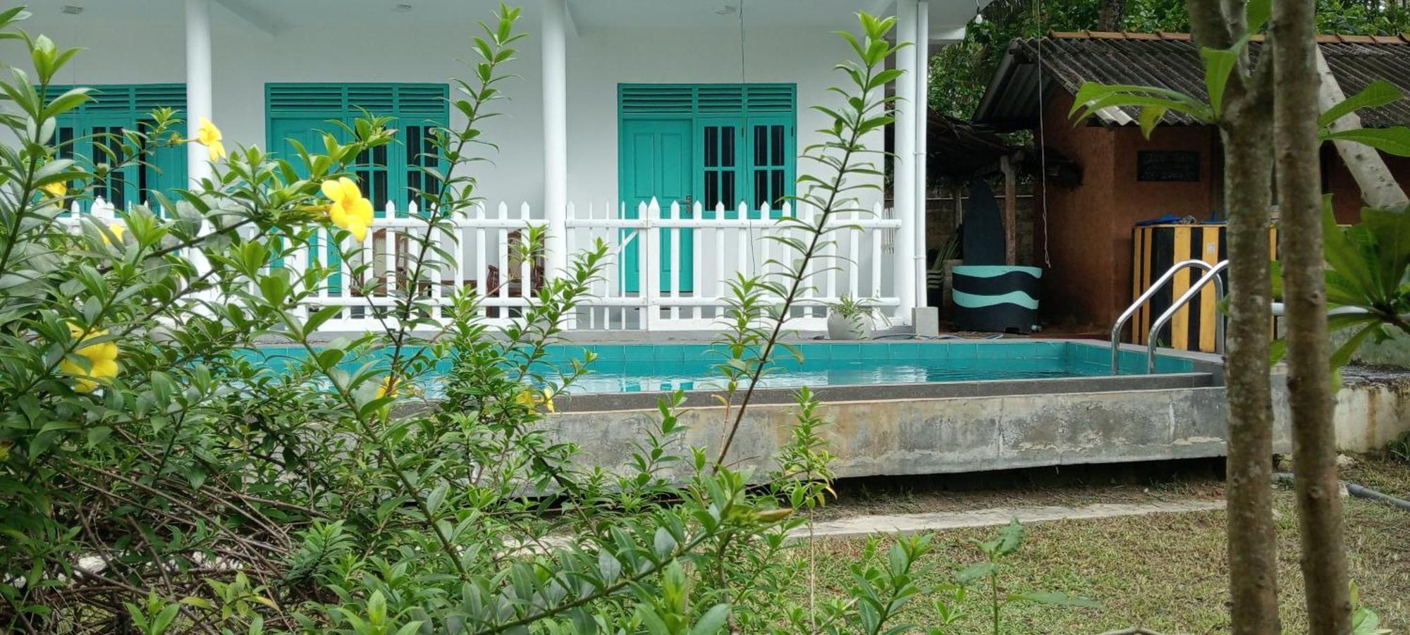 Asanka Surf House & Resturant Bed & Breakfast Midigama East Ngoại thất bức ảnh