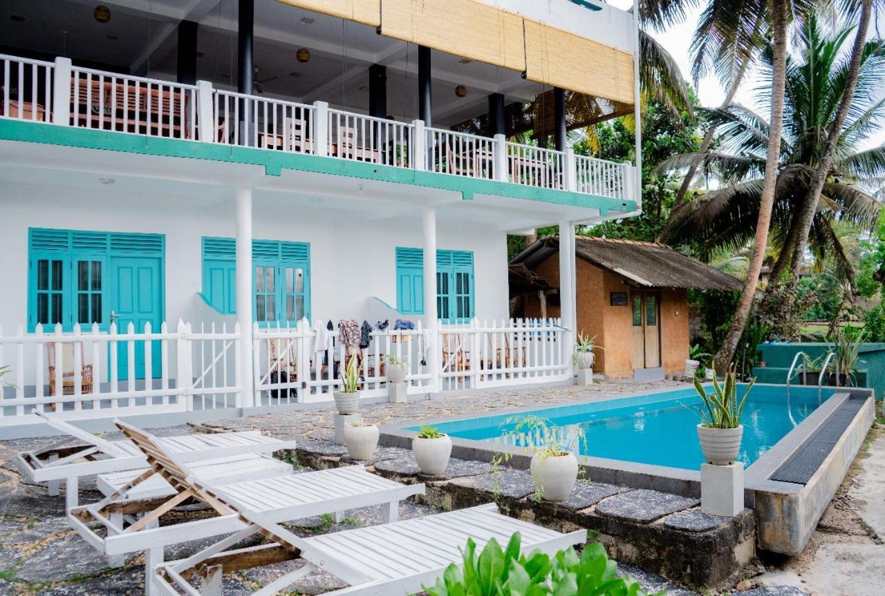 Asanka Surf House & Resturant Bed & Breakfast Midigama East Ngoại thất bức ảnh