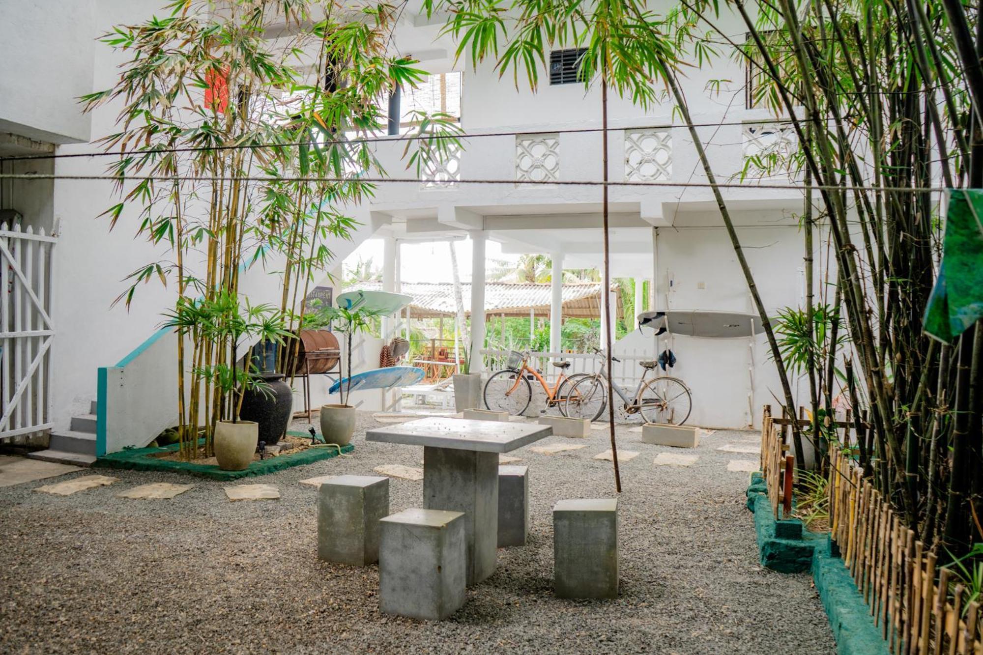 Asanka Surf House & Resturant Bed & Breakfast Midigama East Ngoại thất bức ảnh