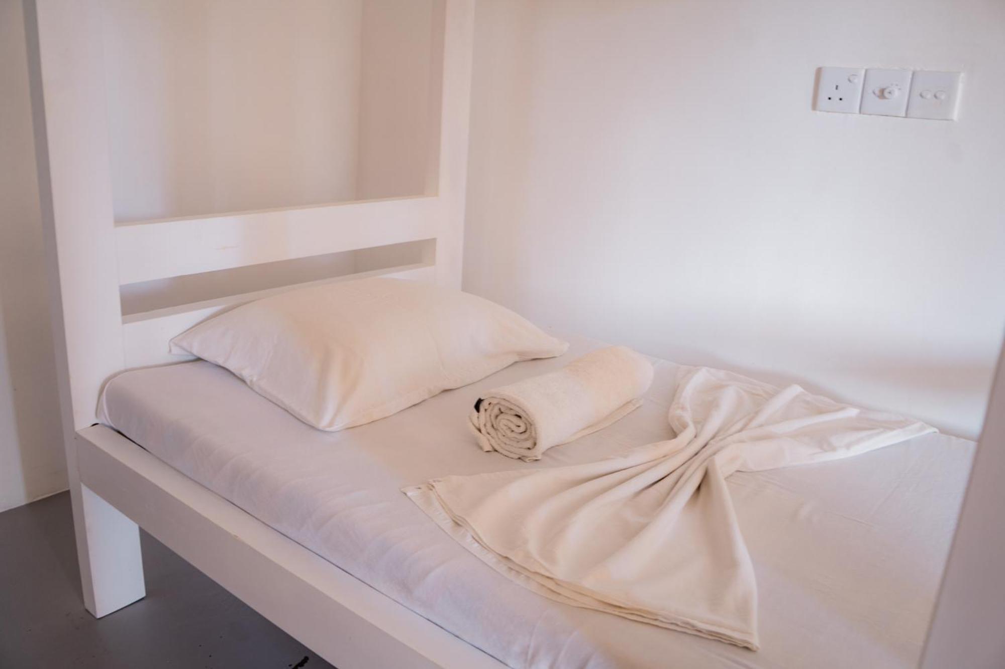 Asanka Surf House & Resturant Bed & Breakfast Midigama East Ngoại thất bức ảnh